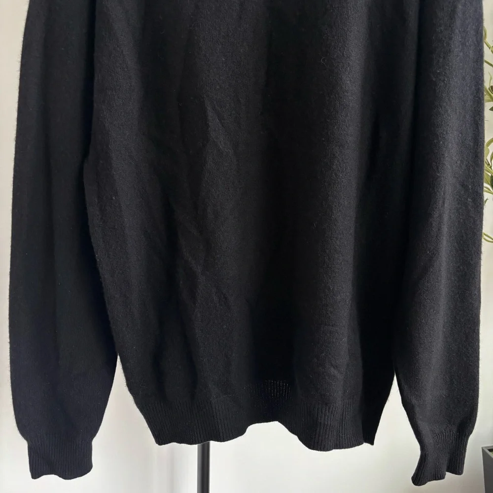• [Club Room] Cashmere Sweater •